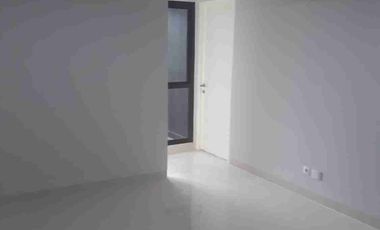 Apartment baru belum pernah pakai.