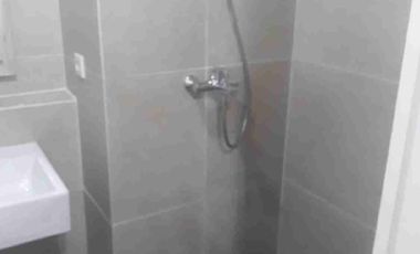 Apartment baru belum pernah pakai.