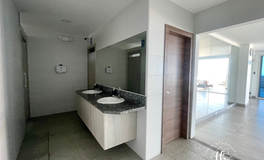 En Manta se Alquila Departamento de 4 Dormitorios . Sector Sur-Urbanización Pedro Balda