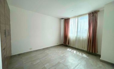 En Manta se Alquila Departamento de 4 Dormitorios . Sector Sur-Urbanización Pedro Balda