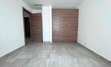 En Manta se Alquila Departamento de 4 Dormitorios . Sector Sur-Urbanización Pedro Balda