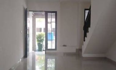 Disewakan Murah Rumah  Green Village 4x12m2 Cipondoh, Tangerang