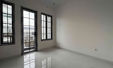 Hunian Megah 2 Pilar Cantik, Rasa Istana di Lokasi Strategis Jagakarsa Jakarta Selatan 🏰✨