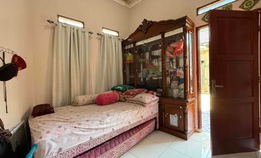 Rumah 2 Lantai Termurah di Cinangka  Pondok Cabe, Dijual di bawah harga pasar