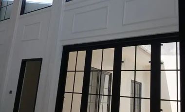 Di Sewakan Rumah Baru Lux 2 Lantai di Setiabudi, Jakarta Selatan