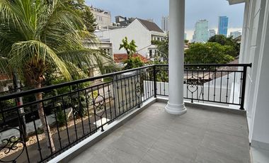 Di Sewakan Rumah Baru Lux 2 Lantai di Setiabudi, Jakarta Selatan