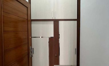 Disewakan Rumah 2 lantai Semi Furnished Tanah Luas Tamanmartani dekat Prambanan