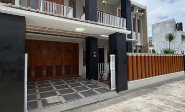 Disewakan Rumah 2 lantai Semi Furnished Tanah Luas Tamanmartani dekat Prambanan