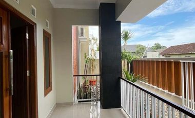 Disewakan Rumah 2 lantai Semi Furnished Tanah Luas Tamanmartani dekat Prambanan
