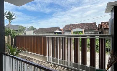 Disewakan Rumah 2 lantai Semi Furnished Tanah Luas Tamanmartani dekat Prambanan