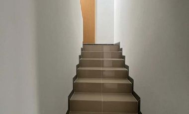 Disewakan Rumah 2 lantai Semi Furnished Tanah Luas Tamanmartani dekat Prambanan