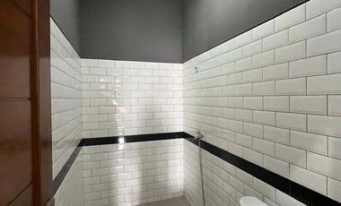 Disewakan Rumah 2 lantai Semi Furnished Tanah Luas Tamanmartani dekat Prambanan