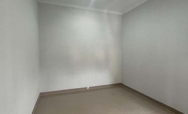 Disewakan Rumah 2 lantai Semi Furnished Tanah Luas Tamanmartani dekat Prambanan