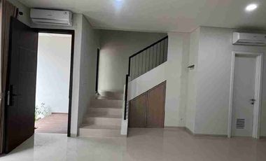 Rumah Sewa Siap Huni Bebas Banjir di Emerald Bintaro (SC0893)
