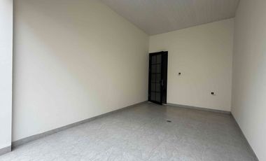 Rumah Classic Siap Huni Cinere Depok
3 Lantai + Rooftop  Termurah Start 2 Miliar