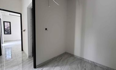 Rumah Classic Siap Huni Cinere Depok
3 Lantai + Rooftop  Termurah Start 2 Miliar