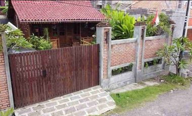 Di jual tanah 2 are bonus bangunan Joglo Renon