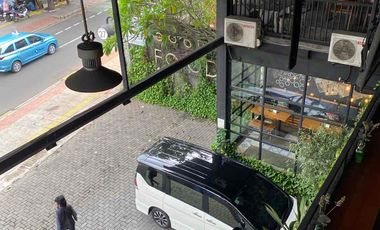 Dijual atau disewakan area komersial di Tebet bangunan, 2.5 lantai dengan rooftopnya, strategis, dekat ke perkantoran, perumahan, sekolah, kuliner