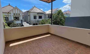 Disewakan Rumah Bagus Dan Terawat Di Villa Puncak Tidar, Malang