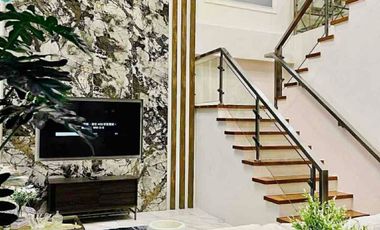 4 BEDROOM PENTHOUSE FOR SALE/ LEASE - ST MORITZ MCKINLEY WEST