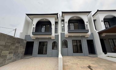 Rumah Mewah Classic Modern 2 Lantai  Siap Huni Selangkah ke Tol Brigif Cinere Depok