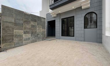 Rumah Mewah Classic Modern 2 Lantai  Siap Huni Selangkah ke Tol Brigif Cinere Depok