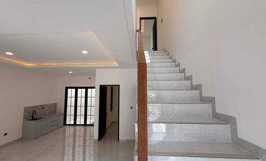 Rumah Mewah Classic Modern 2 Lantai  Siap Huni Selangkah ke Tol Brigif Cinere Depok