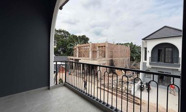 Rumah Mewah Classic Modern 2 Lantai  Siap Huni Selangkah ke Tol Brigif Cinere Depok