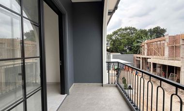 Rumah Mewah Classic Modern 2 Lantai  Siap Huni Selangkah ke Tol Brigif Cinere Depok