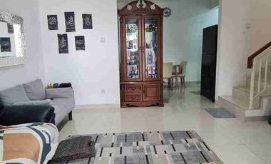 DIJUAL RUMAH 2 LANTAI MODERN CLASSIC GRAND WISATA BEKASI