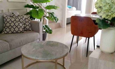 DIJUAL RUMAH OPER LENGKAP FURNISH DAN PRIVATE POOL DEKAT EXIT TOL SIDOARJO