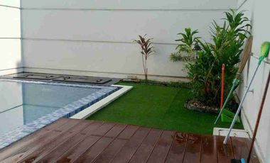 DIJUAL RUMAH OPER LENGKAP FURNISH DAN PRIVATE POOL DEKAT EXIT TOL SIDOARJO