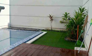 DIJUAL RUMAH OPER LENGKAP FURNISH DAN PRIVATE POOL DEKAT EXIT TOL SIDOARJO