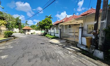 Dijual villa murah di komplek Putra hills nusa dua