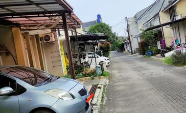 Dijual rumah kesayangan 2 lantai di perumahan pinus regency cluster garden villas di jalan utama soekarno hatta, samping progresif sport center,  Kota