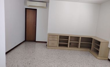 SE ARRIENDA OFICINA CUARTO PISO EDIFICIO CENTRO EMPRESARIAL SURAMERICANA