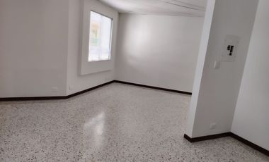 SE ARRIENDA OFICINA CUARTO PISO EDIFICIO CENTRO EMPRESARIAL SURAMERICANA