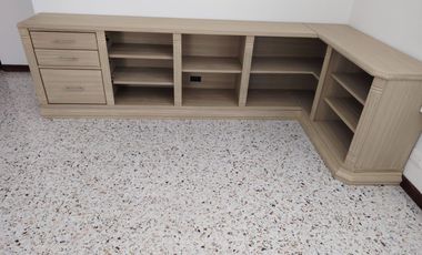 SE ARRIENDA OFICINA CUARTO PISO EDIFICIO CENTRO EMPRESARIAL SURAMERICANA