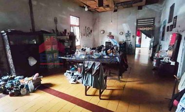 Rumah dg Halaman Luas (953m2) di jalan poros  Indramayu,cocok untuk usaha Kuliner, Resto, Kantor, Bsngkel ..