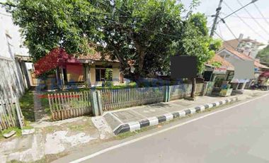 Rumah dg Halaman Luas (953m2) di jalan poros  Indramayu,cocok untuk usaha Kuliner, Resto, Kantor, Bsngkel ..