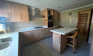 Arriendo casa en condomino camino Antuco km. 1 en Los Ángeles.