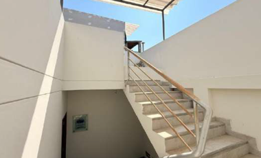 En Venta Departamento en 5° Piso con Azotea - Chiclayo