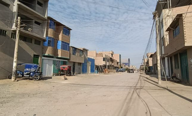 En Venta Casa de 2 Pisos en Jose Leonardo Ortiz - Chiclayo