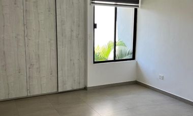 Hermosa casa en venta en Arcos del Sur, muy iluminada y amplio jardín