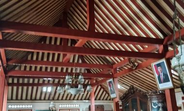 Dijual Rumah Mewah Klasik Interior Full Jati di Gemolong Sragen