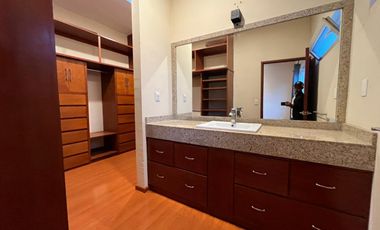 Casa con 3 recamaras y c/u con baño