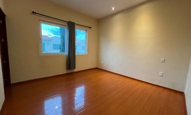 Casa con 3 recamaras y c/u con baño