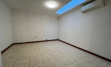 Casa con 3 recamaras y c/u con baño