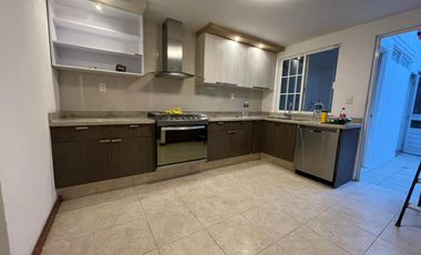 Casa con 3 recamaras y c/u con baño