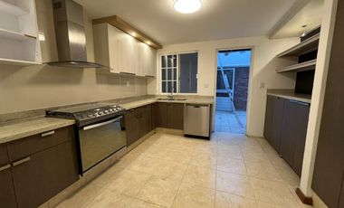 Casa con 3 recamaras y c/u con baño